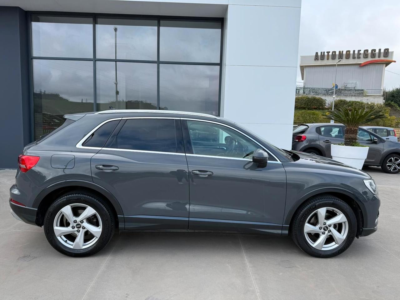 Audi Q3 35 TDI S tronic Business Advanced