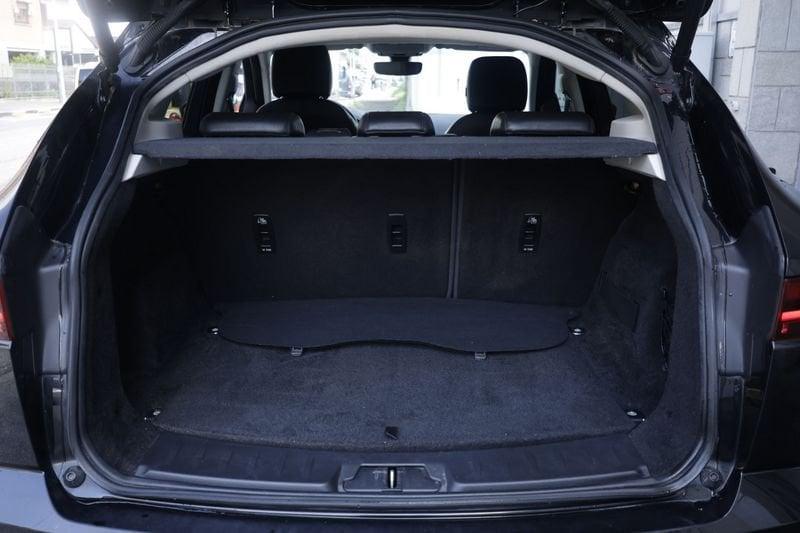 Jaguar E-Pace Jaguar E-Pace 2.0D 150 CV AWD aut. R-Dynamic HSE 110KW ANNO 2019