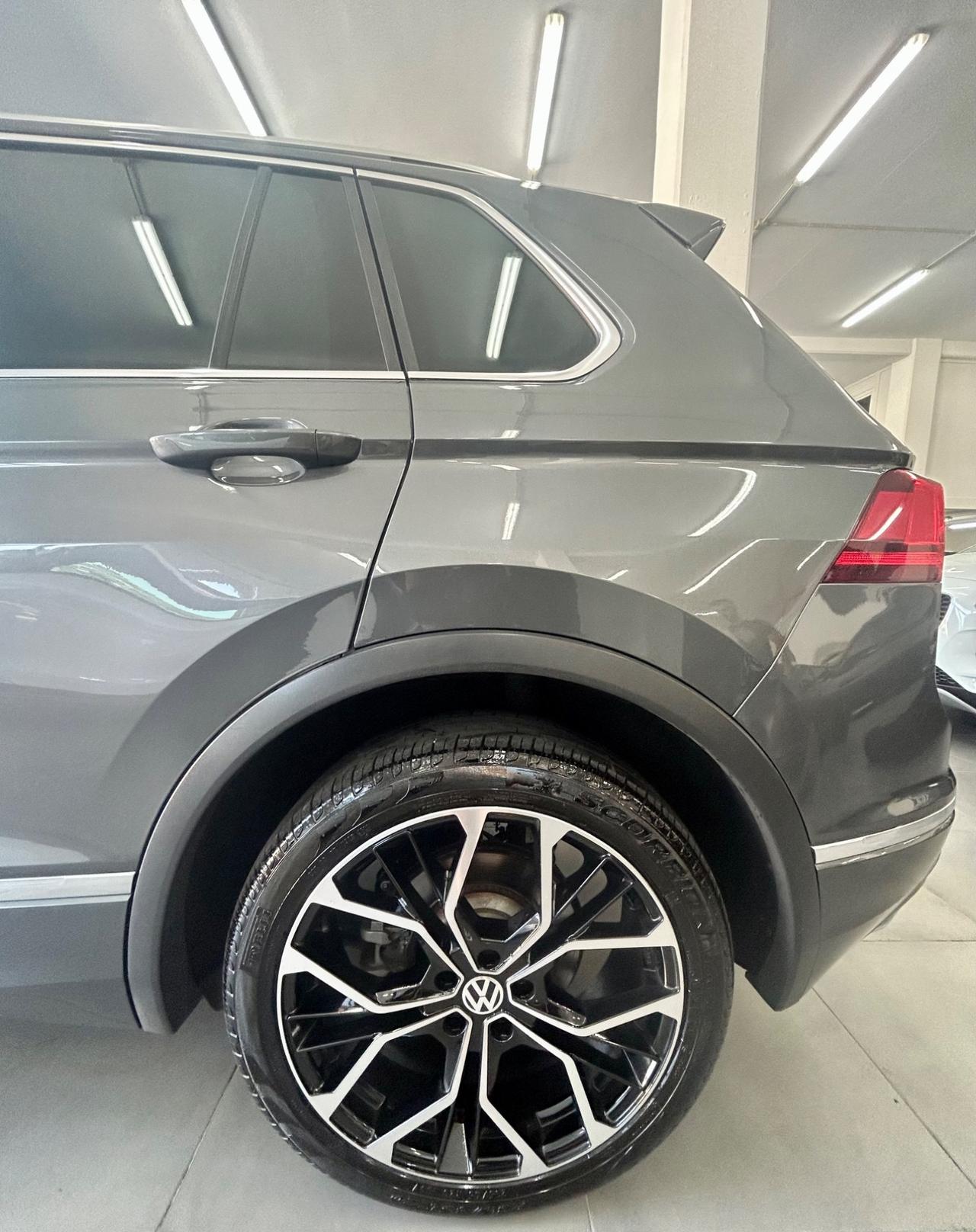 VW Tiguan 2.0 BiTDI DSG 4MOTION R-Line FINANZIABILE