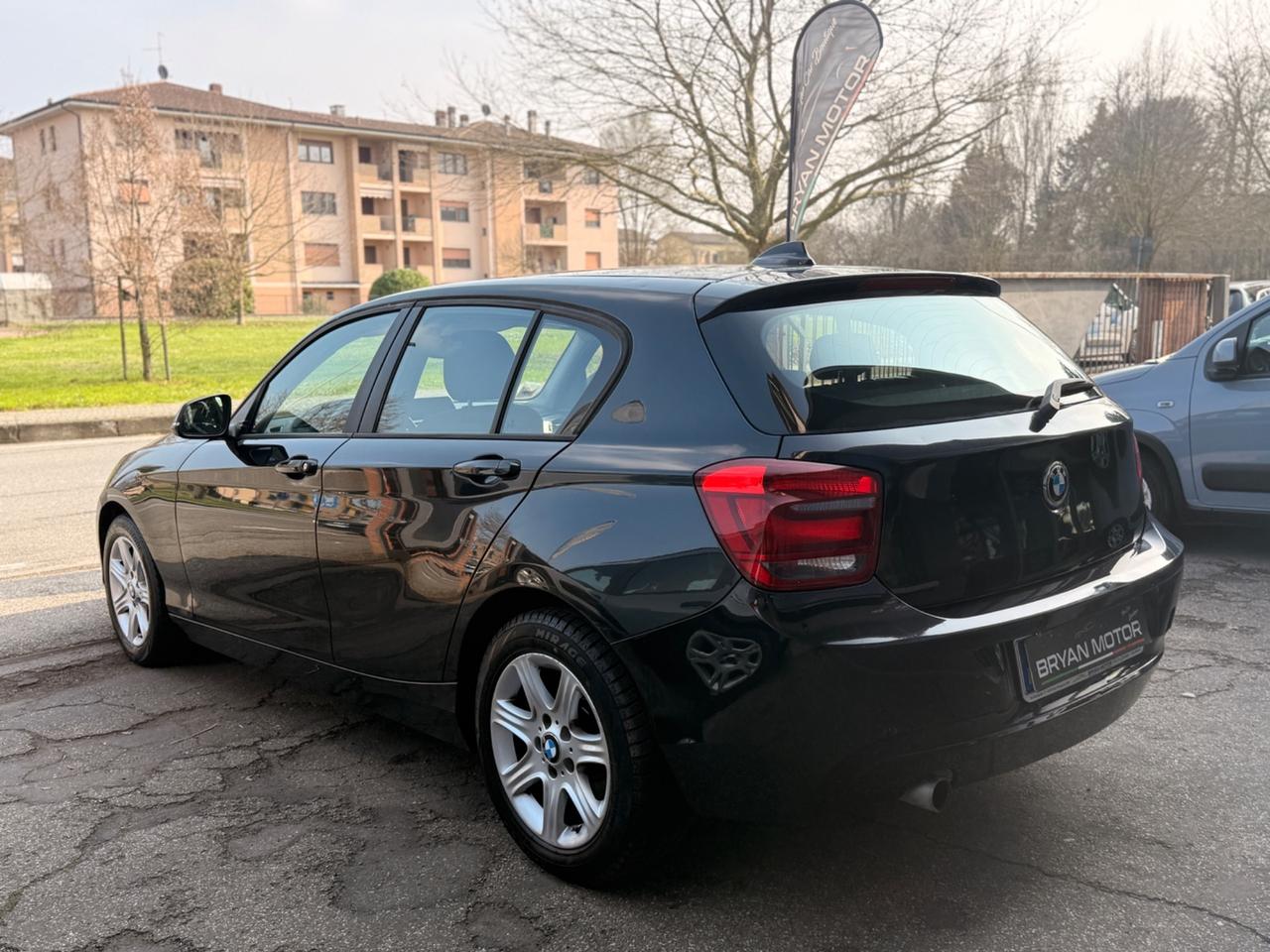 Bmw 118 118d 5p. Unique