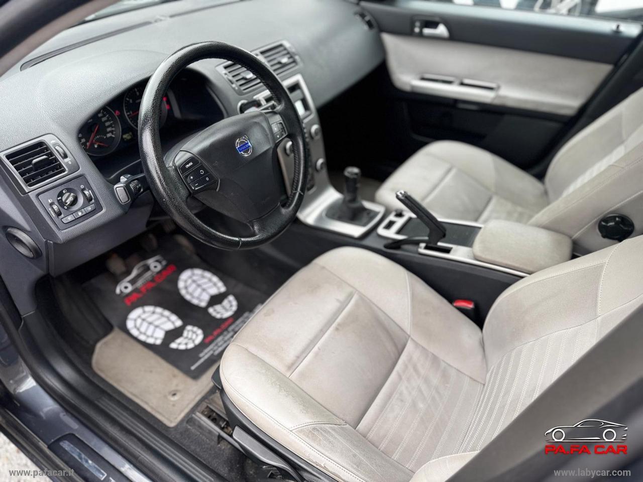 VOLVO V50 2.0 D Summum