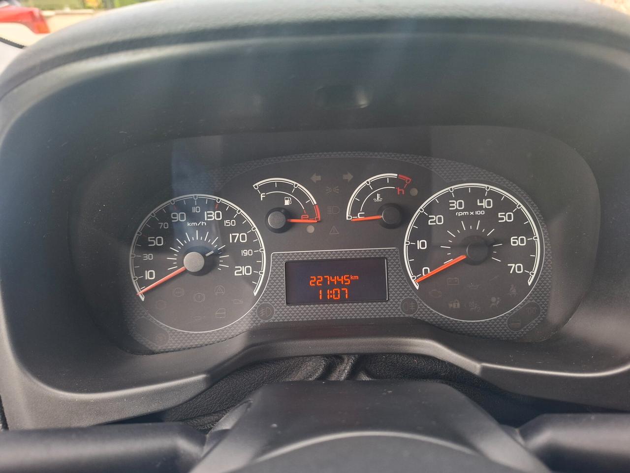 Fiat Qubo 1.3 MJT / EURO 5 / GANCIO TRAINO / DA NEOPATENTATI