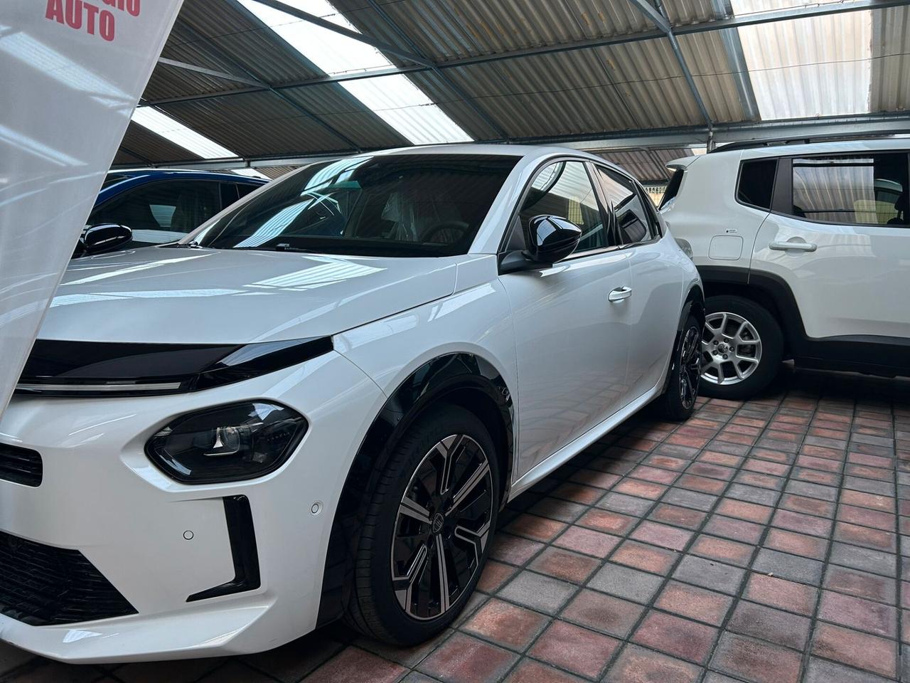 Lancia Ypsilon Hybrid e-DCT Edizione Cassina