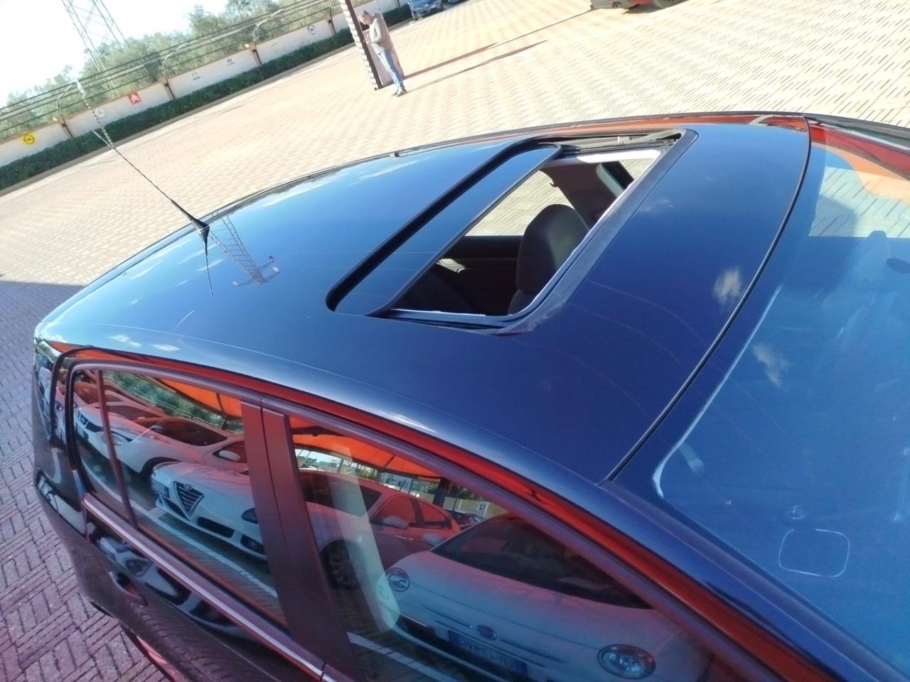 Volkswagen Golf 1.6 16V FSI 5p. Sportline