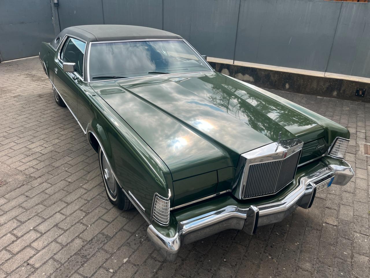 Lincoln Continental Mark IV