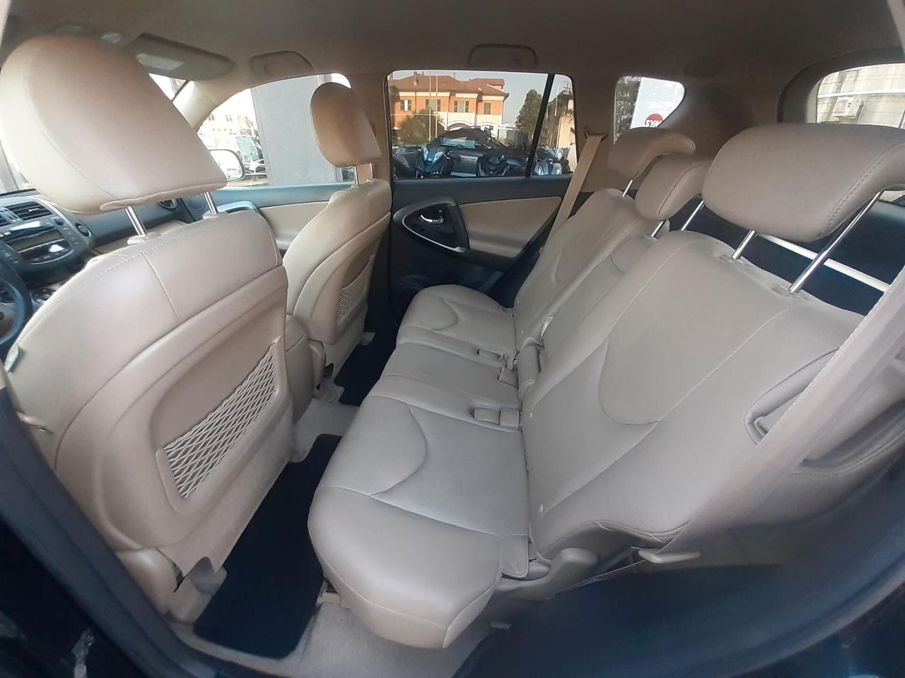 Toyota RAV 4 RAV4 2.2 D-4D 150 CV DPF Luxury