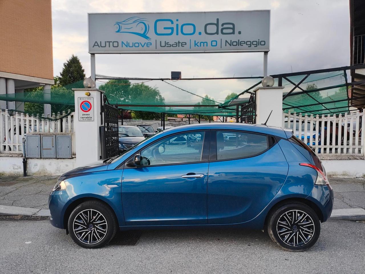 LANCIA YPSILON 1.0 HYBRID -2023