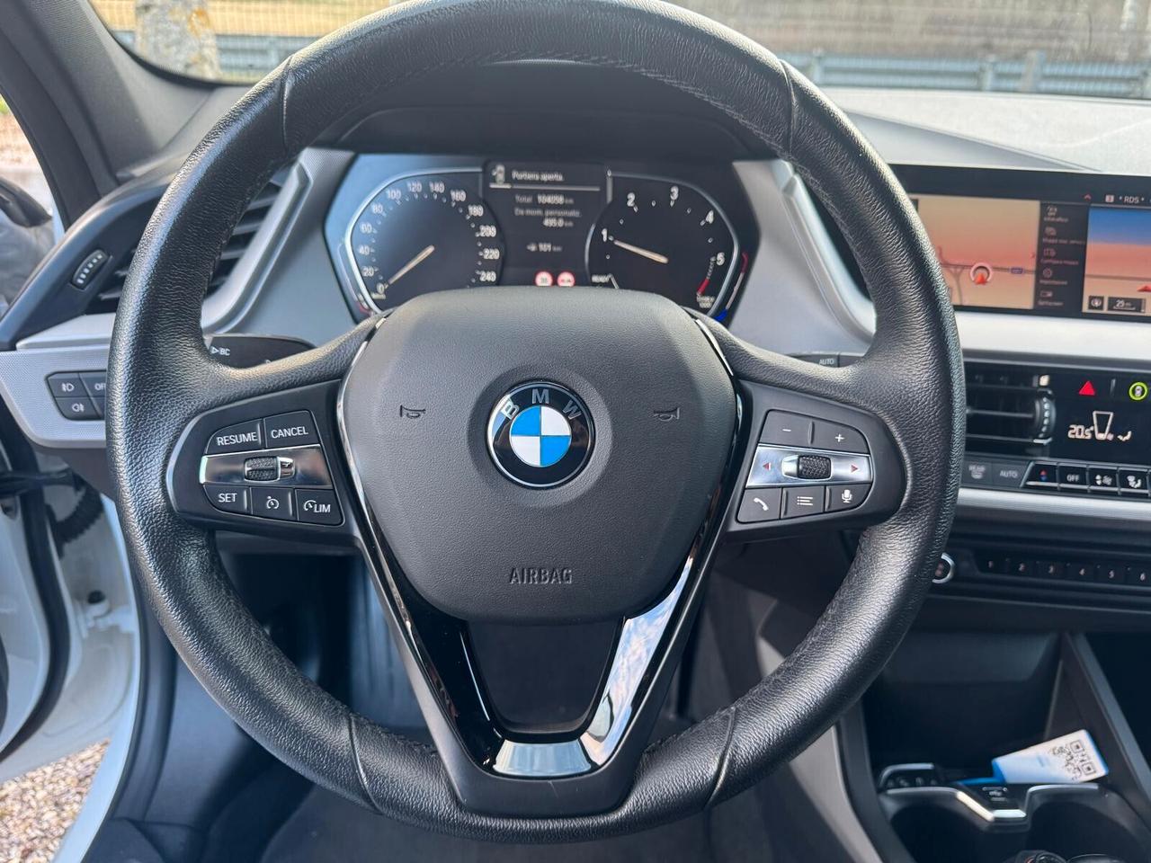 BMW 116d 5p. Sport AUTO LED NAVI RETROCAMERA