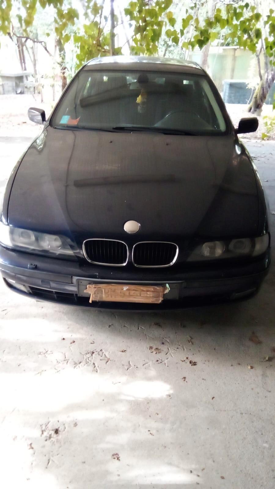 Bmw 525 D berlina anno 2000 con 153000 km.