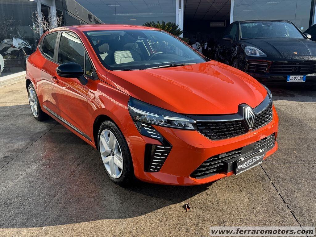 Renault Clio SCe 65 CV neo patentati a soli 179 euro al mese