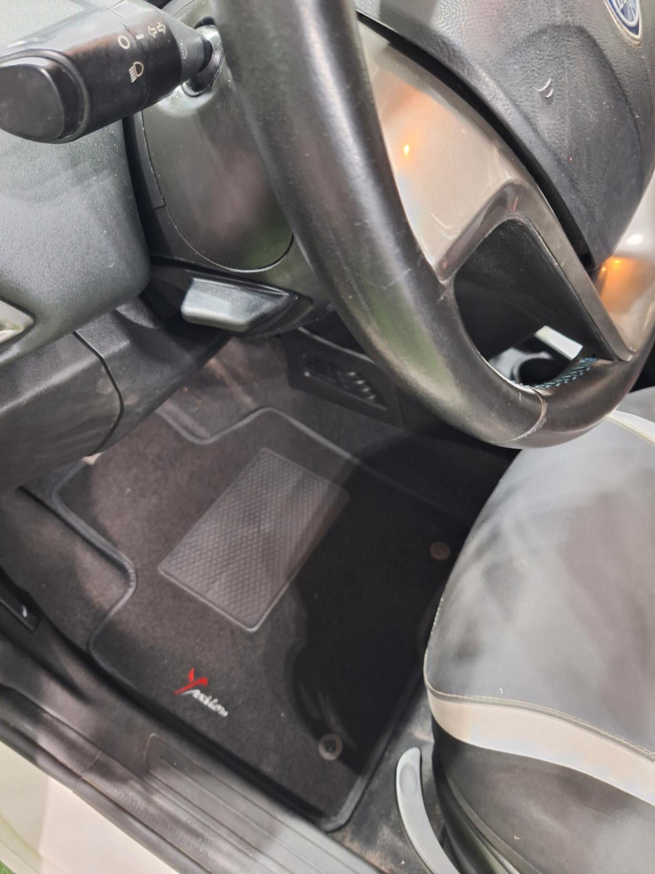 Lancia Ypsilon 1.2 69 CV 5 porte 2015