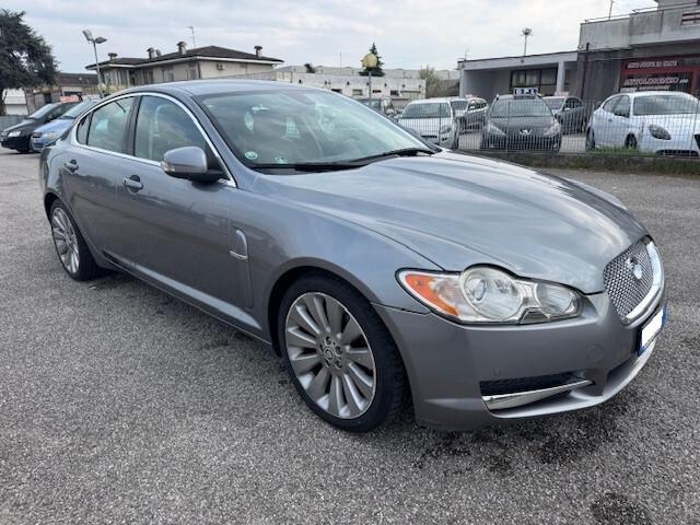 Jaguar XF 2.7D V6 Premium Luxury