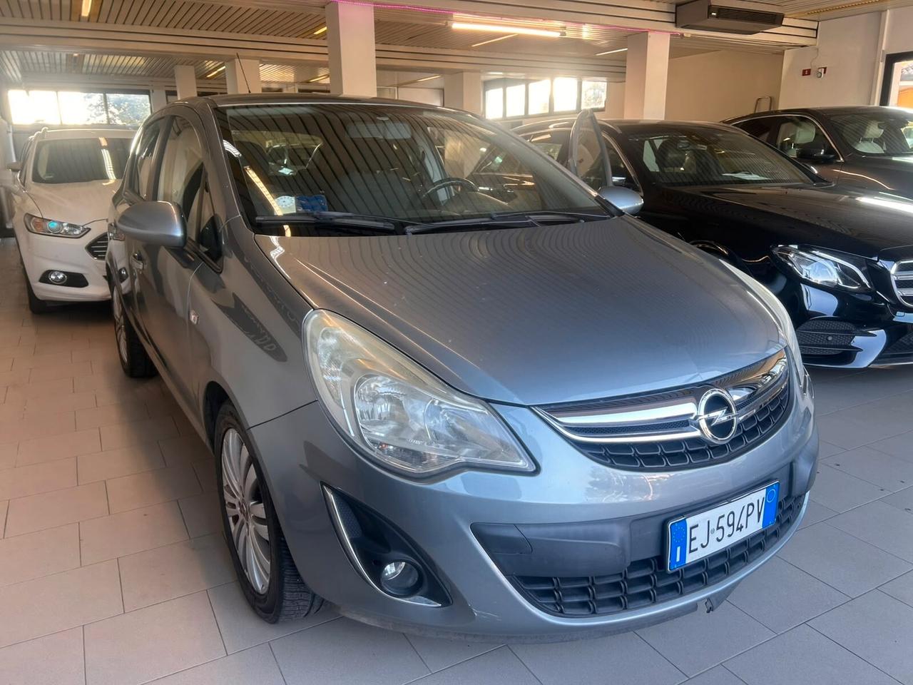 Opel Corsa 1.2 5 porte Cosmo