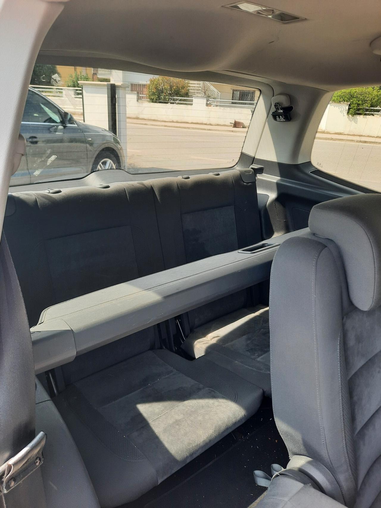 Volkswagen Touran 2.0 TDI 140 CV 7 POSTÌ