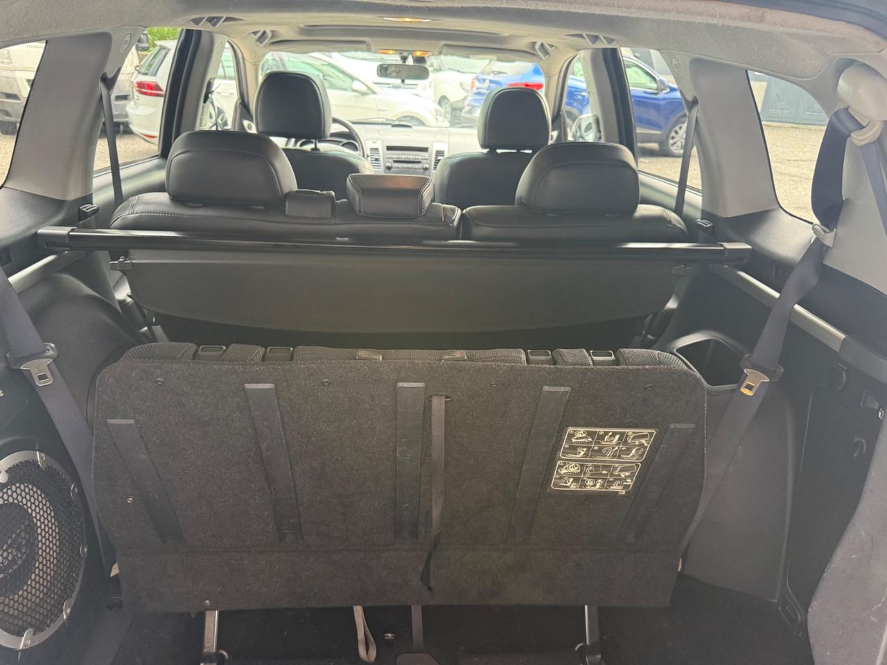 Mitsubishi Outlander 2.0 DI-D Instyle 7 p.ti DPF
