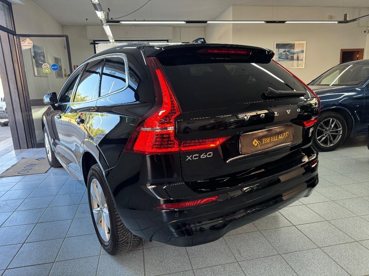 VOLVO XC60 -B4 automatico Core UNICO PROP/ RETROCAMERA/ LED/ SEDILI ELETTRICI