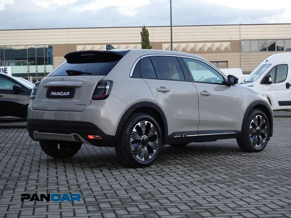 Fiat 600 Hybrid 100 CV DCT MHEV La Prima