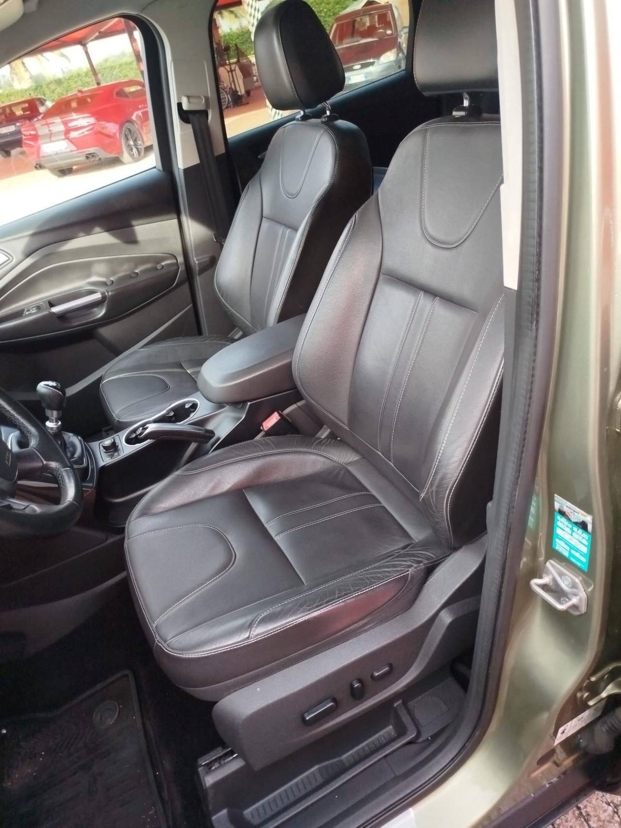 Ford Kuga 2.0 TDCI 140 CV 4WD Titanium