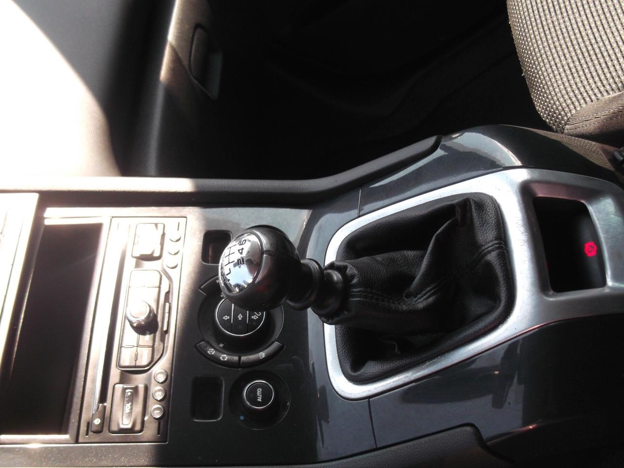 Peugeot 5008 2.0 HDi 150CV Féline - 20