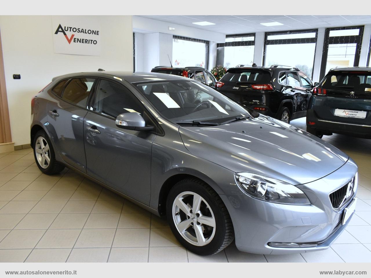 VOLVO V40 D2 Momentum