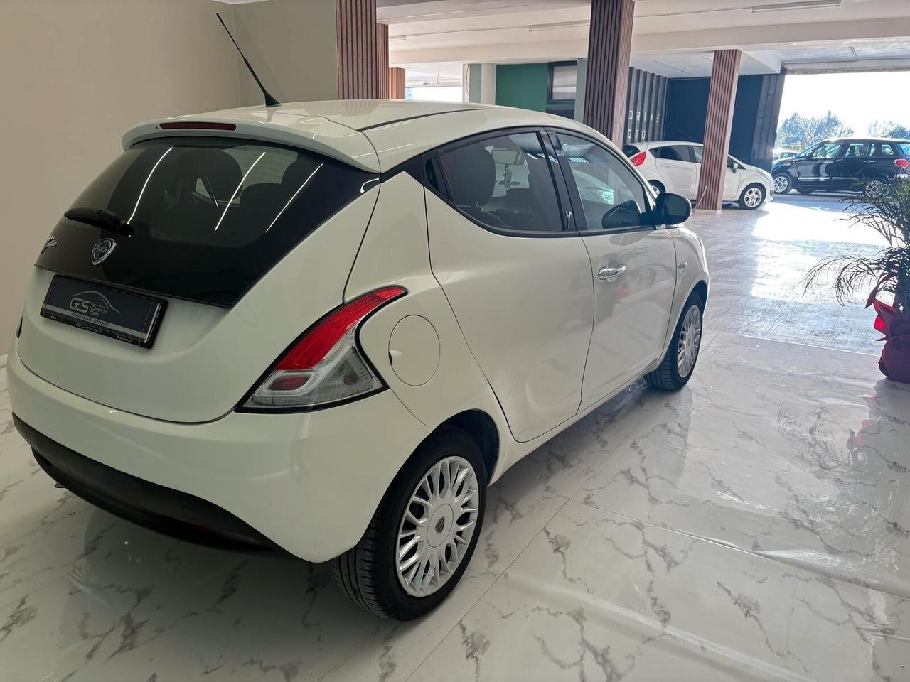 Lancia Ypsilon 1.2 69 CV 5 porte S&S Platinum