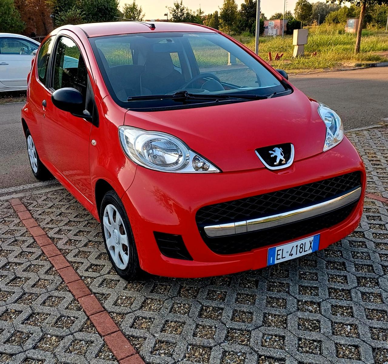 Peugeot 107 1.0 68CV 3p. Active anno 2012