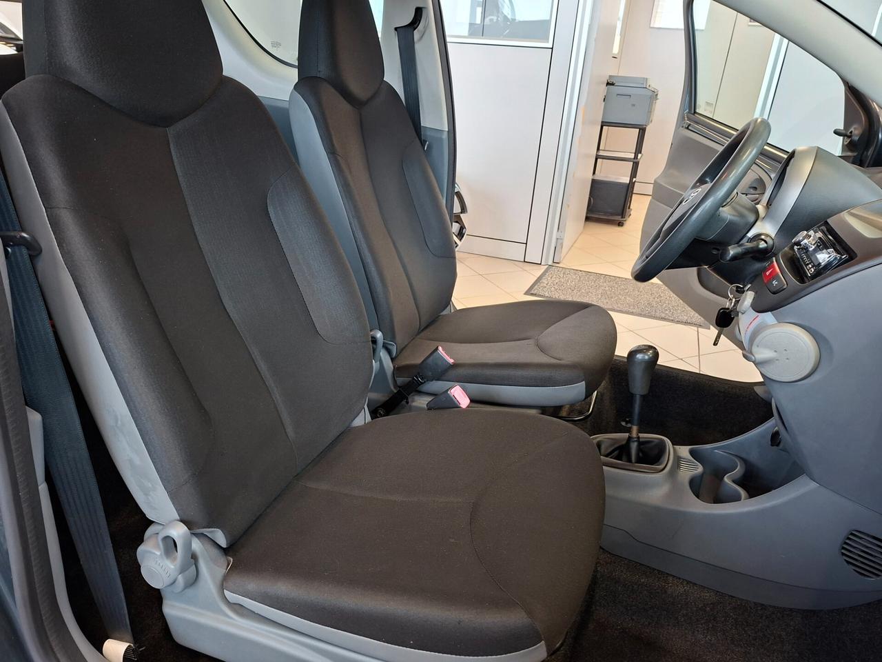 Toyota Aygo 1.0 12V VVT-i 3 porte Sol CON CLIMA