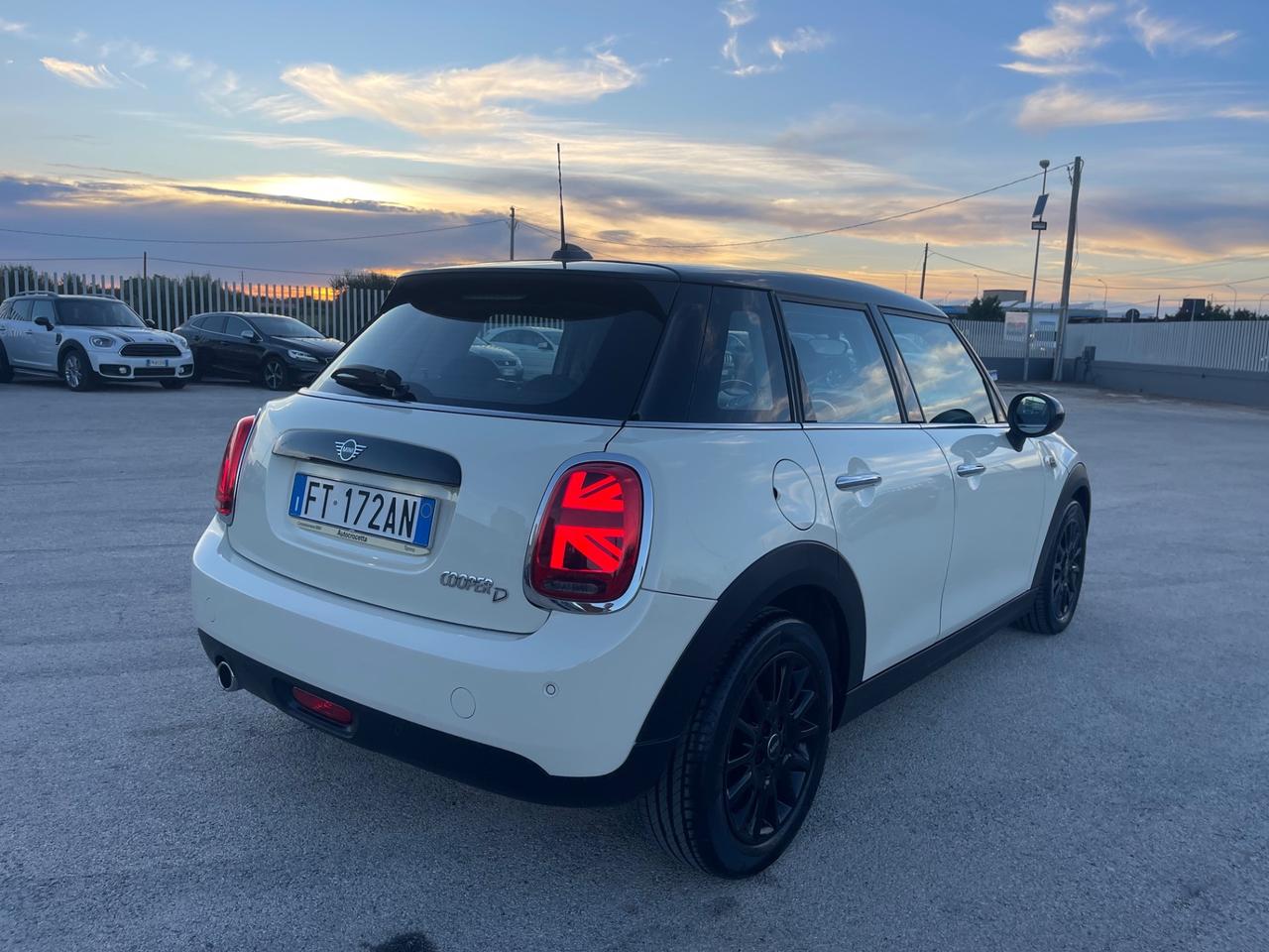 MINI COOPER 1.5D 5 PORTE BICOLOR FULL LED MY19