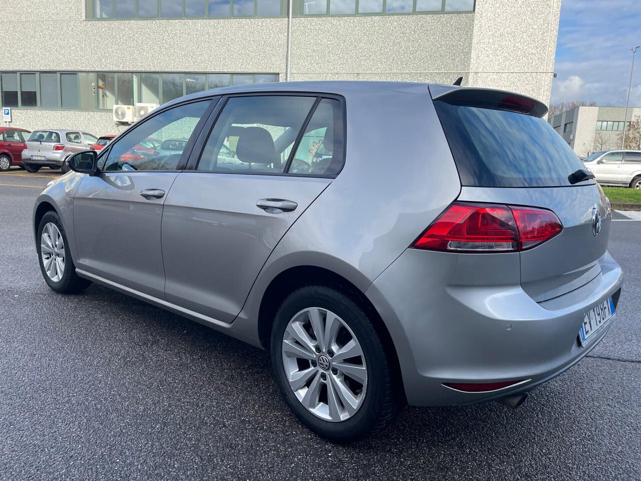 Volkswagen Golf 1.6 TDI 5p.*Navi*Neopatentati*Cerchi*