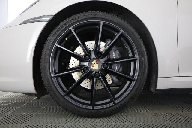 PORSCHE 911 911 Carrera 4