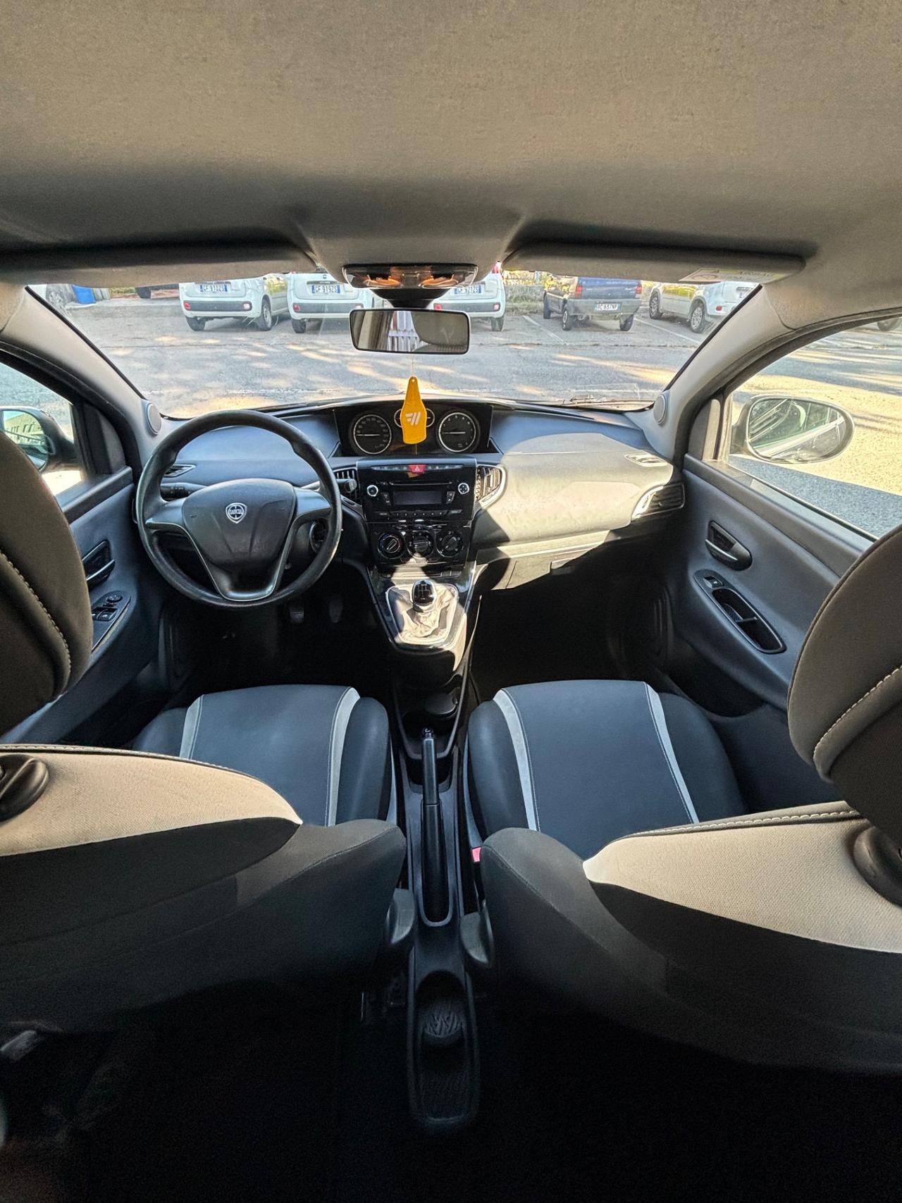 Lancia Ypsilon 0.9 TwinAir 85 CV 5 porte Metano Ecochic Gold
