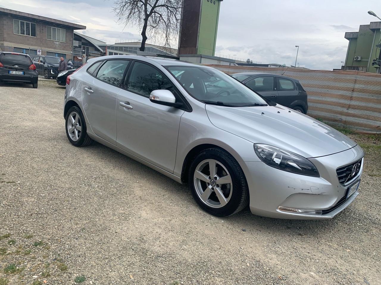 Volvo V40 D2 1.6 Summum 2015 233.000 KM