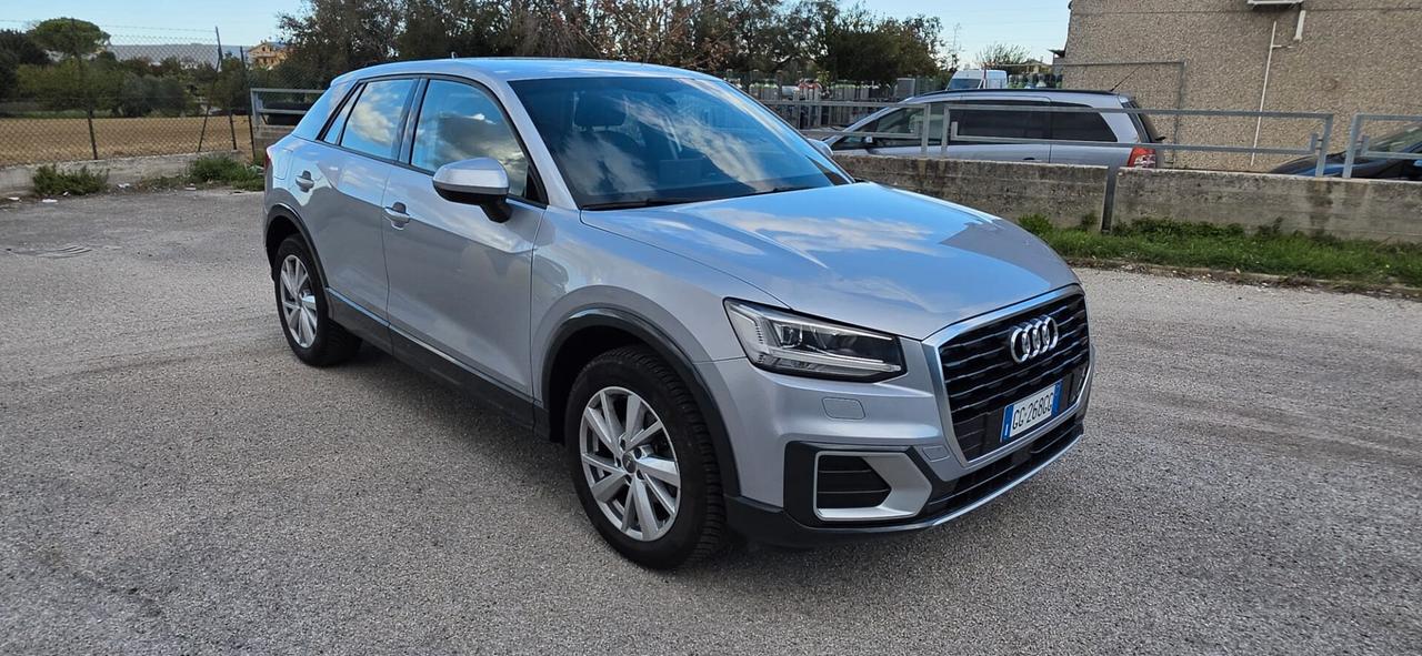 Audi Q2 30 TDI Business Design