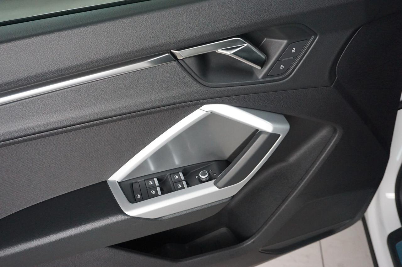 Audi Q3 35 TDI S tronic Business Advanced