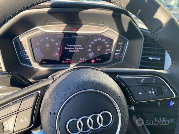 AUDI A1 SPB 30 TFSI Identity Black EDITION