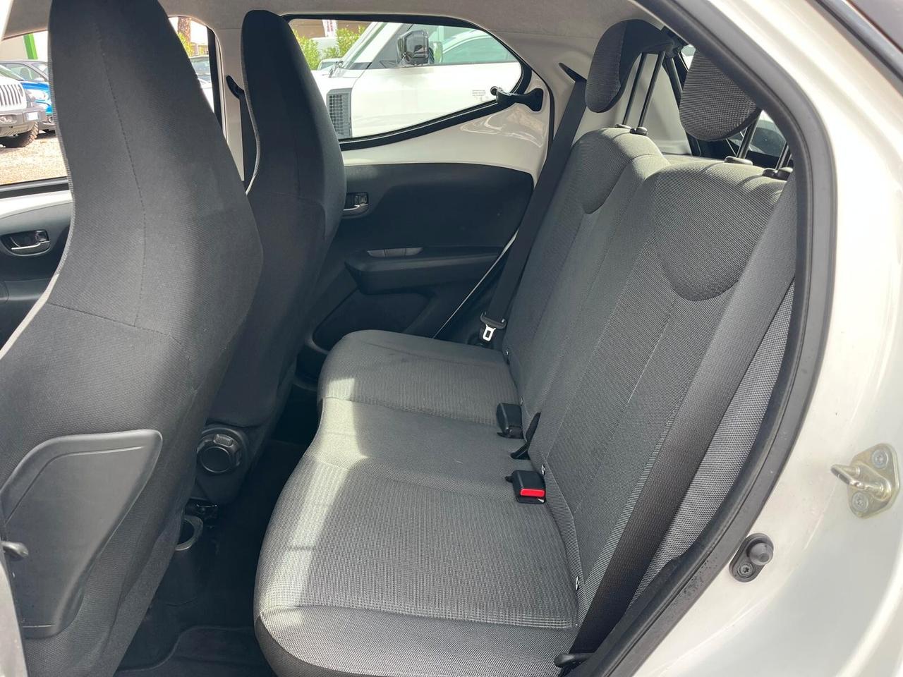 Toyota Aygo Connect 1.0 VVT-i 72CV 5 porte x-business plus
