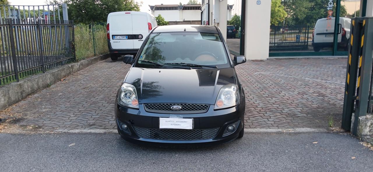 Pochi km diesel neopatentati Ford fiesta