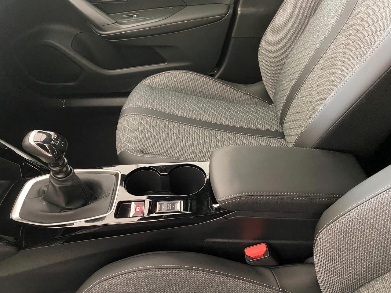 Peugeot 2008 PureTech 100 S&S Allure