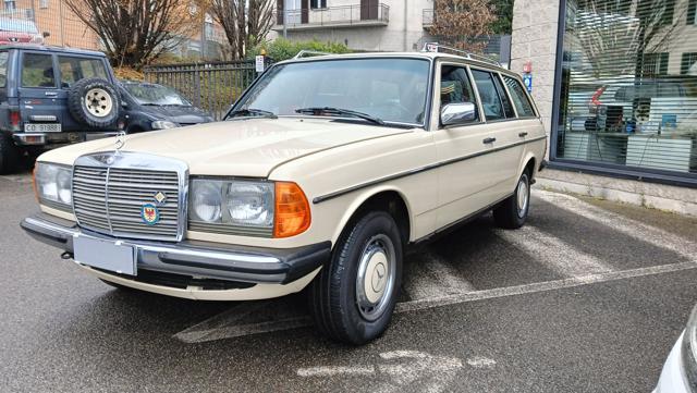 MERCEDES-BENZ 230 TE Station Wagon con CRS