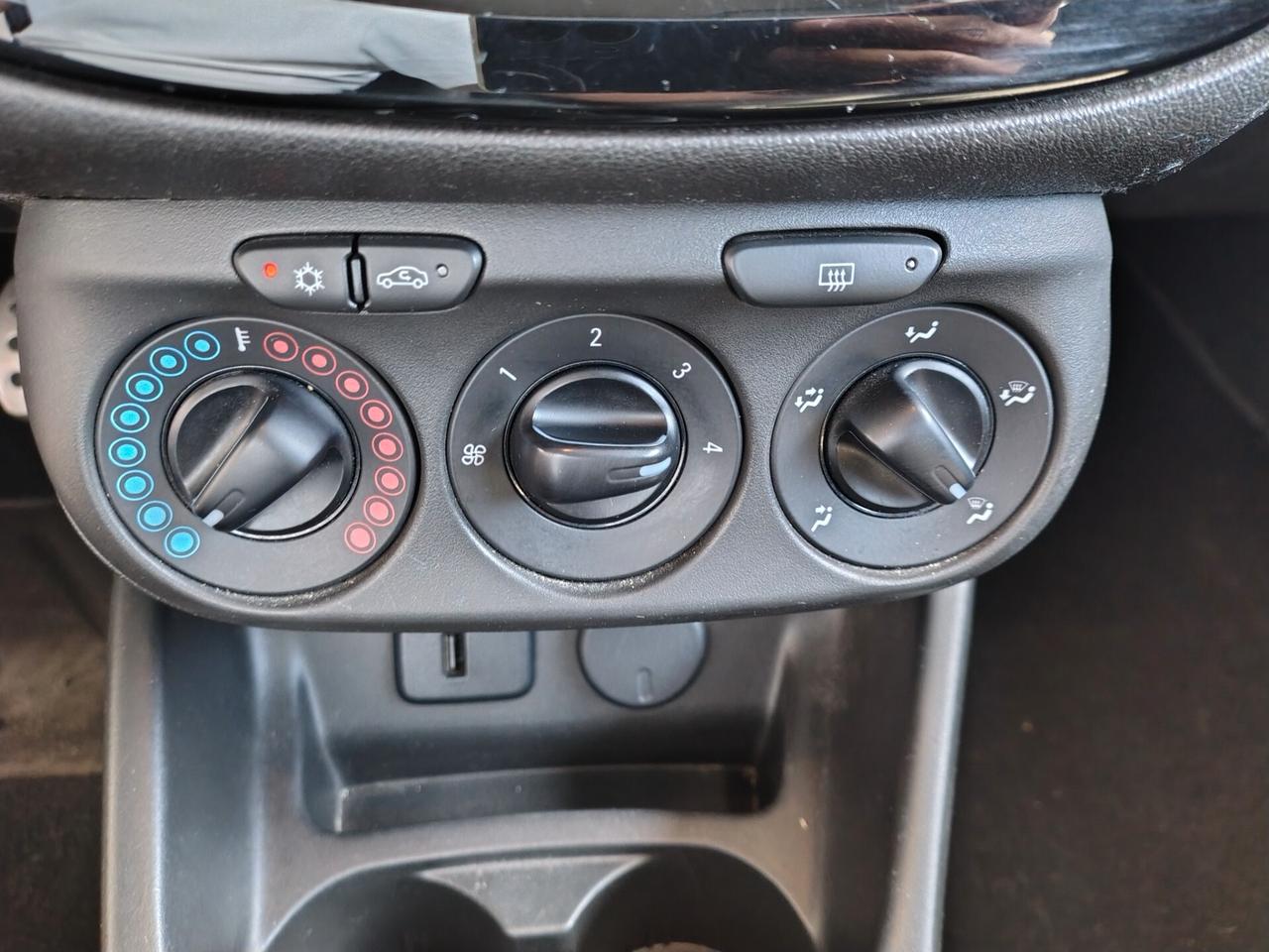 Opel Corsa 1.3 CDTI Coupé b-Color
