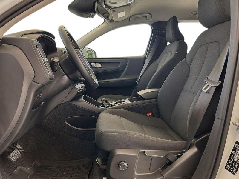 Volvo XC40 T2 129 CV Automatico Momentum Core