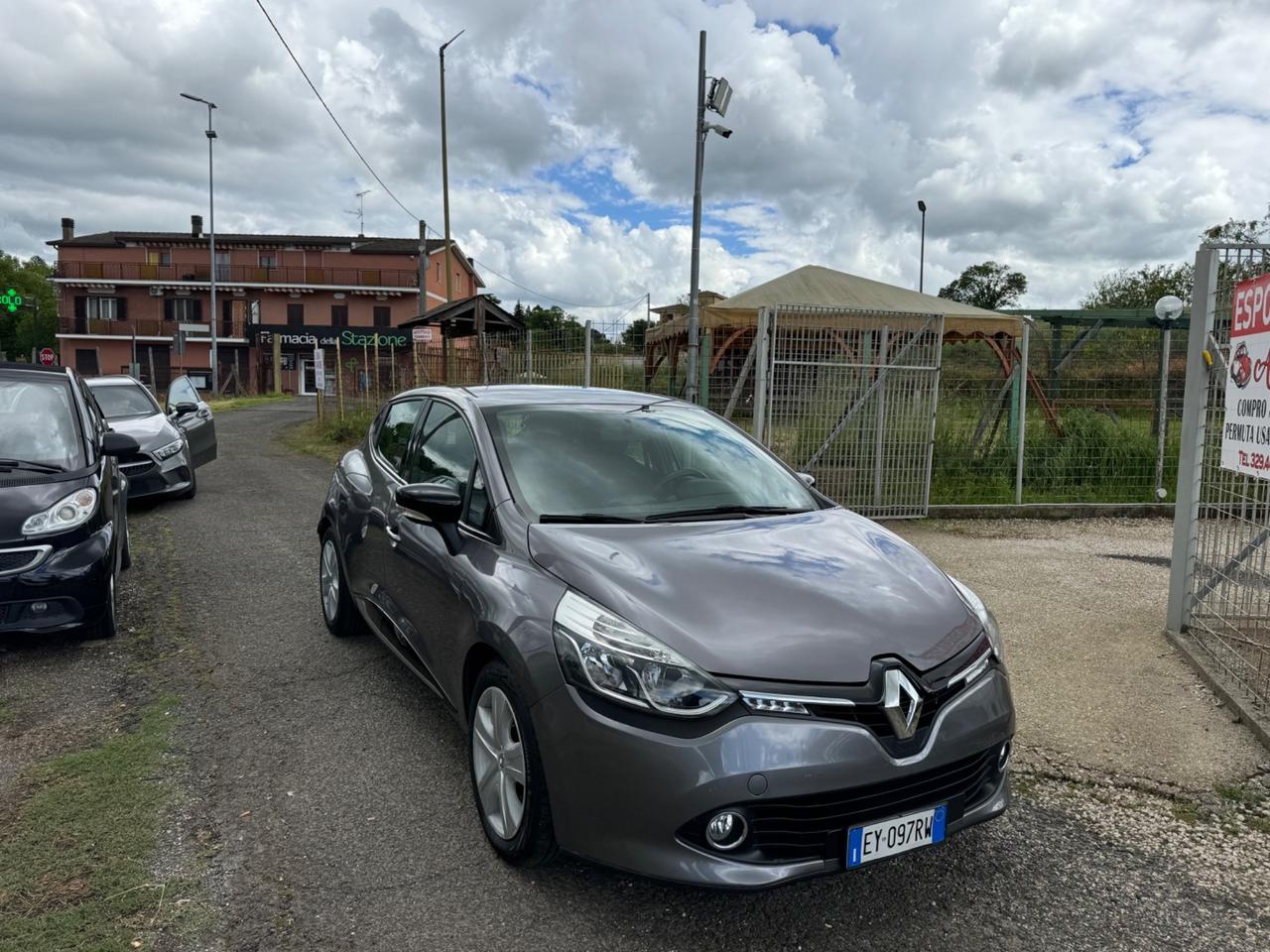 Renault Clio 1.2 75CV 5 porte Costume National NEOPATENTATI