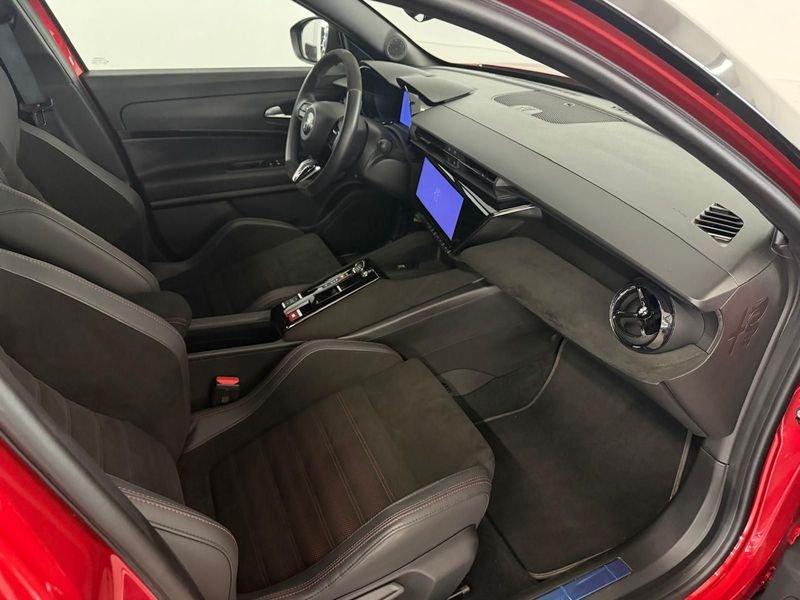 Alfa Romeo Junior BEV 156CV/115kW elettrica SPECIALE Sabelt