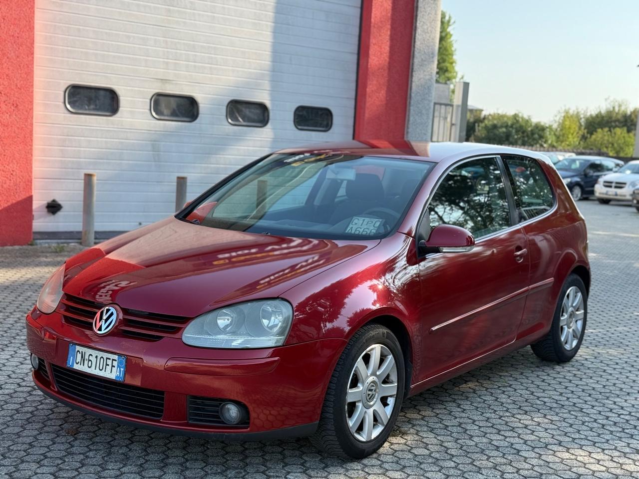 Volkswagen Golf 1.6 16V FSI 3p. Sportline