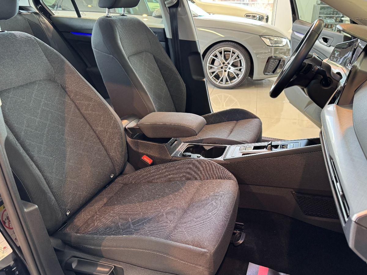 VOLKSWAGEN Golf 8 2.0 TDI 115 CV DSG Style