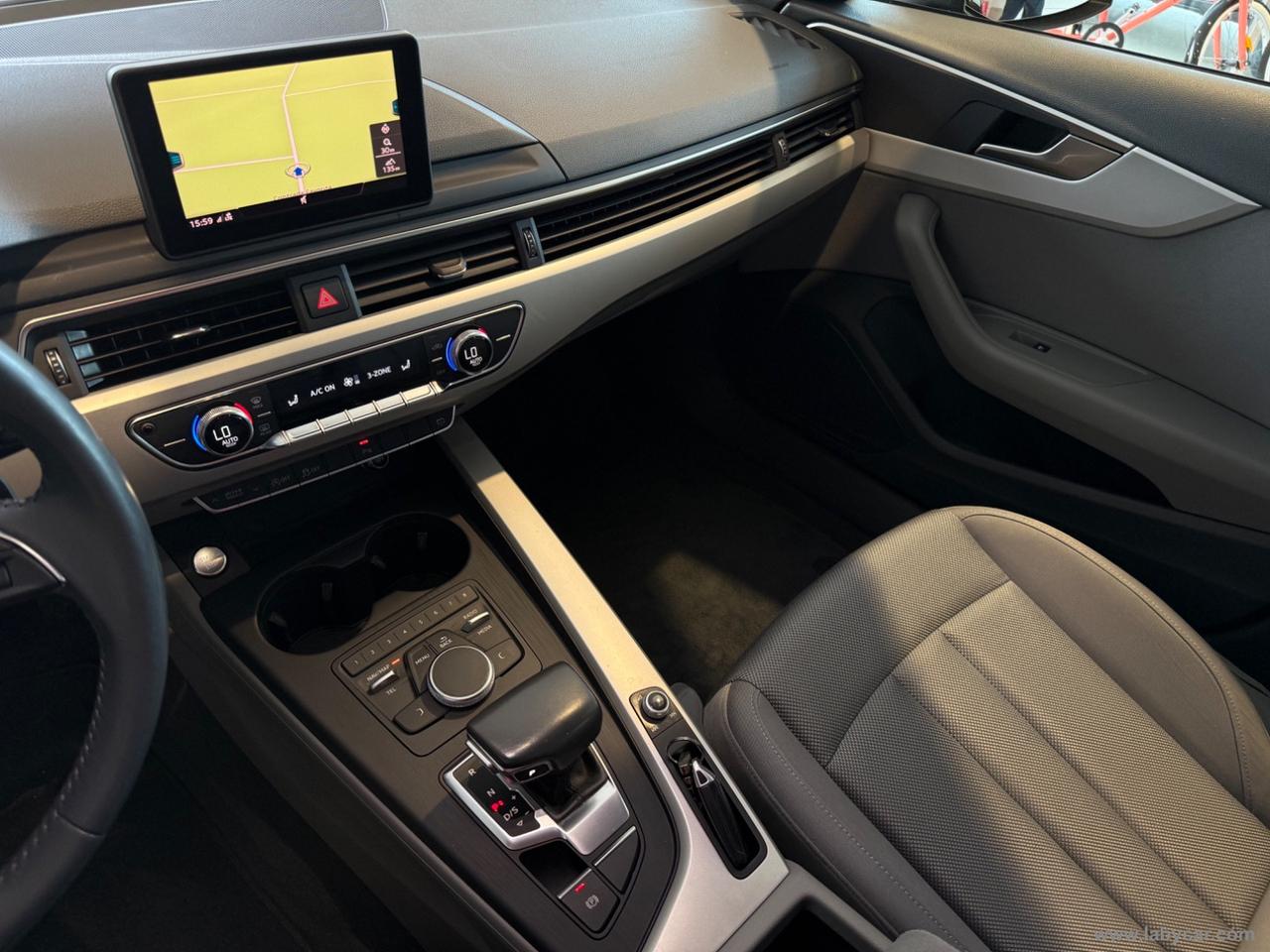 AUDI A4 Avant 30 TDI S tronic Business Sport