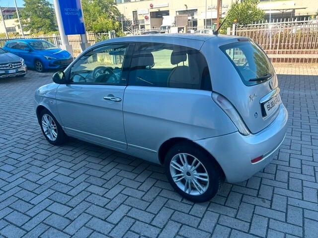 Lancia Ypsilon 1.2 69 CV 5 porte S&S Platinum