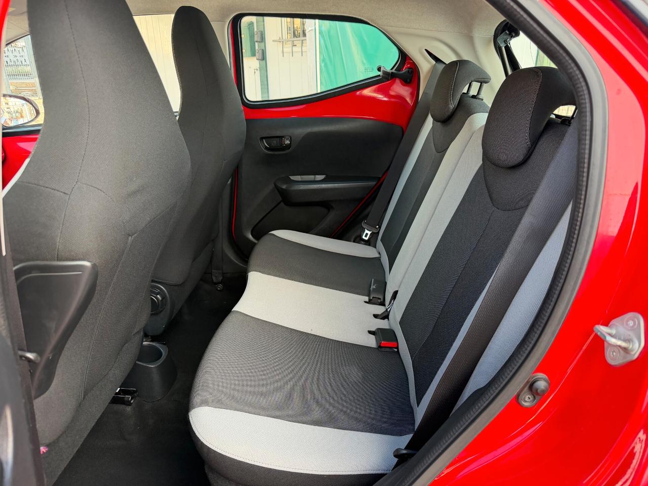 Toyota Aygo 1.0 VVT-i 69 CV 5 porte x-cool