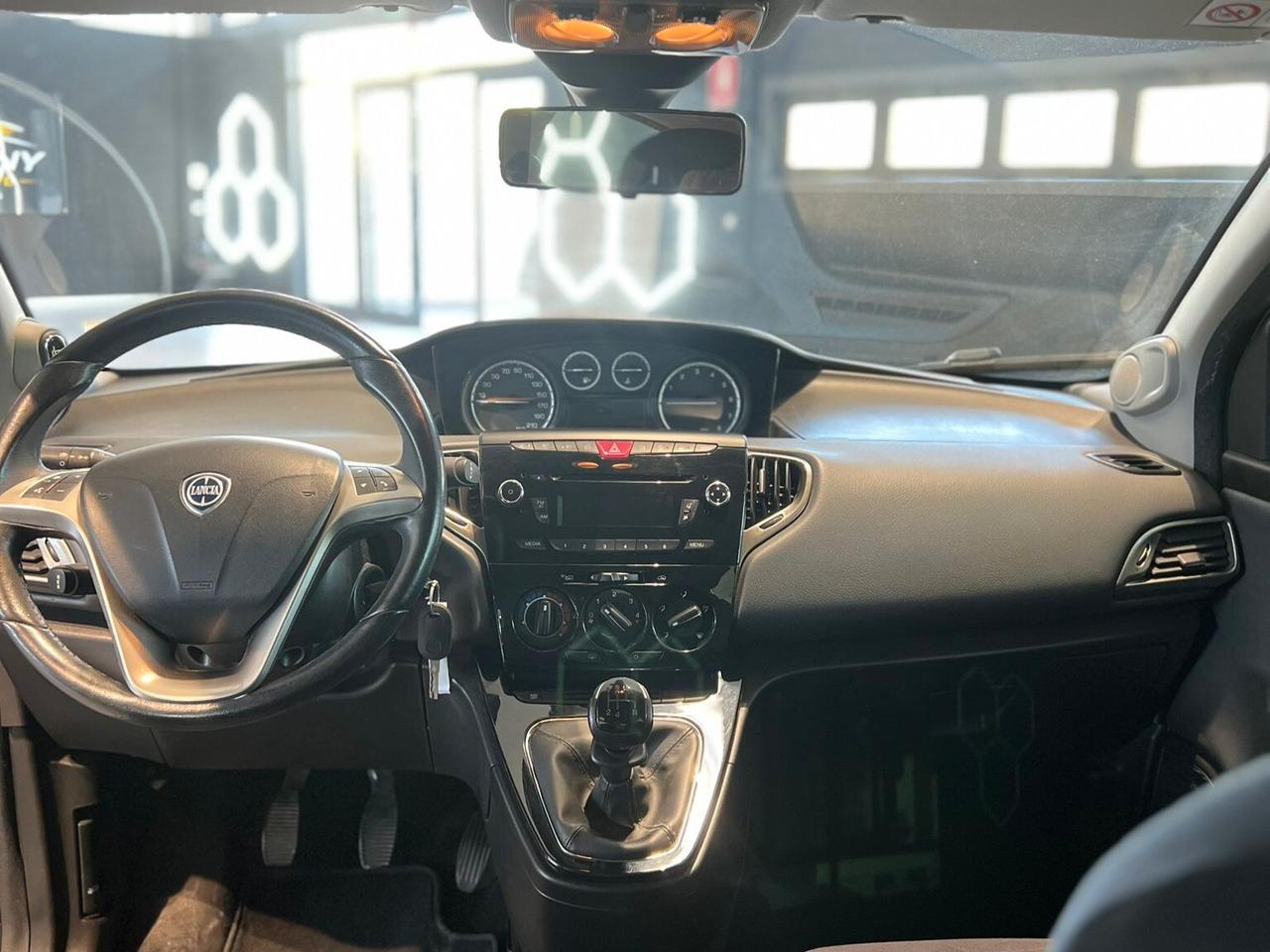 Lancia Ypsilon 1.2 69 CV 5 porte Gold