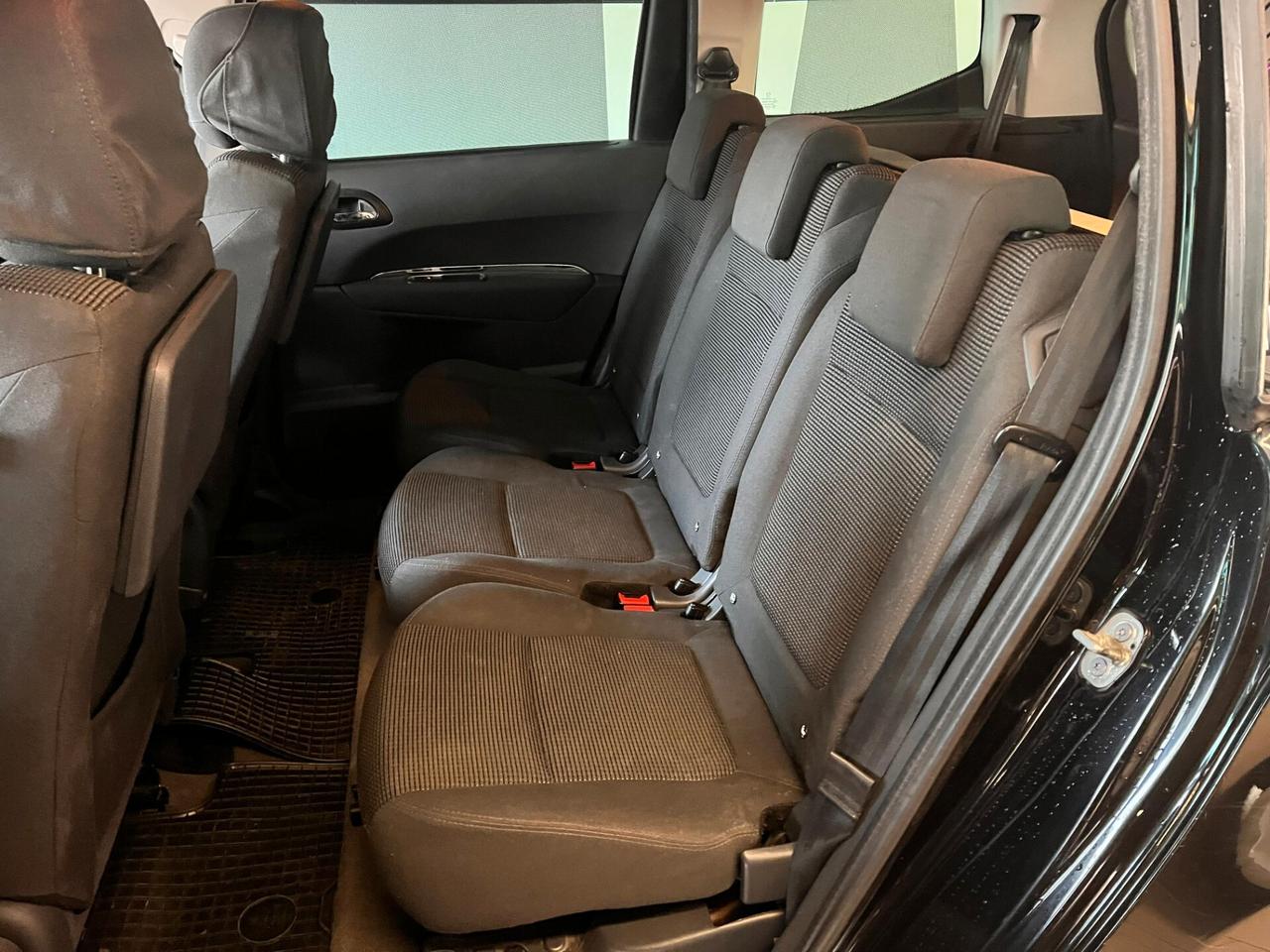 Peugeot 5008 1.6 HDi 112CV Allure